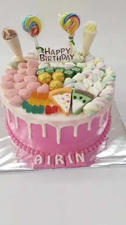 Cake Kukus dengan Topping Permen