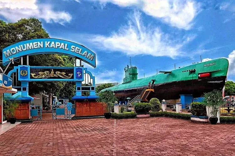 Monumen Kapal Selam