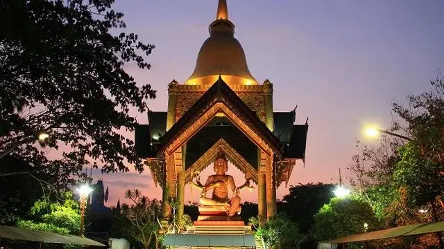 Patung Budha Empat Wajah
