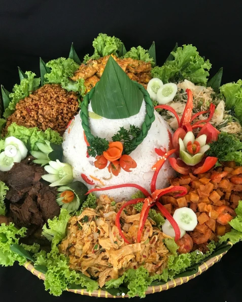 Tumpeng Nasi Uduk