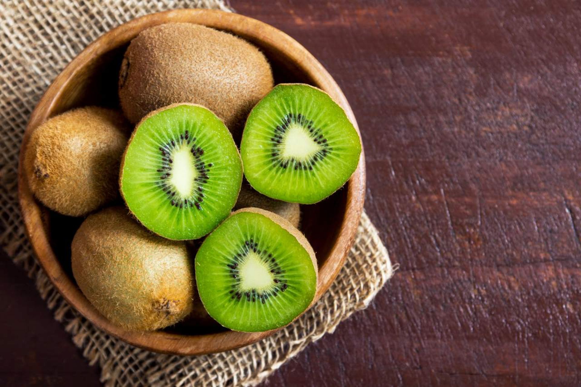 Kiwi Rekomendasi buah untuk kekebalan tubuh