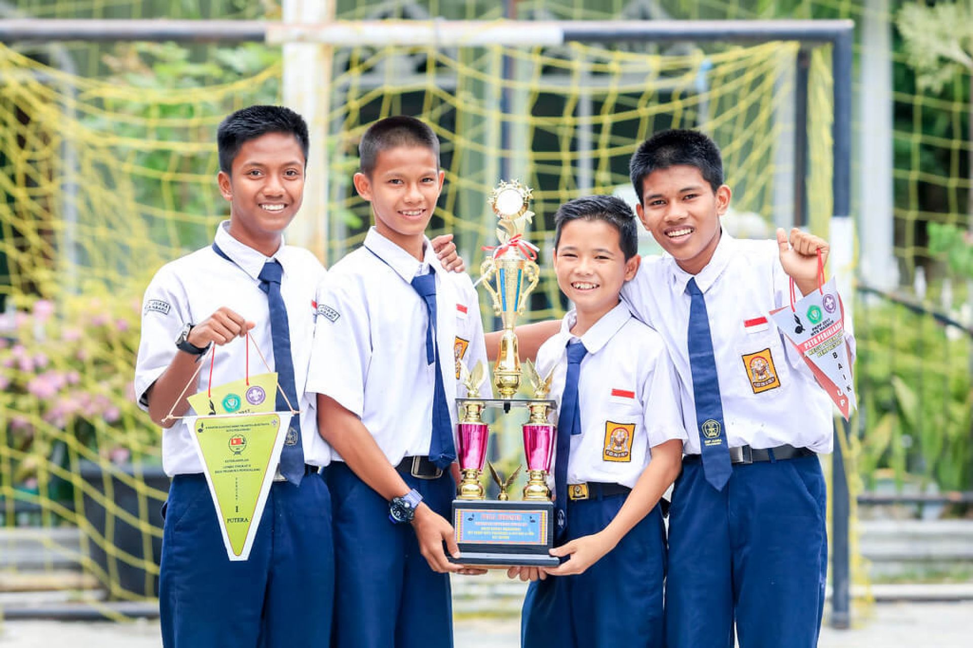 perlengkapan sekolah anak smp (1)